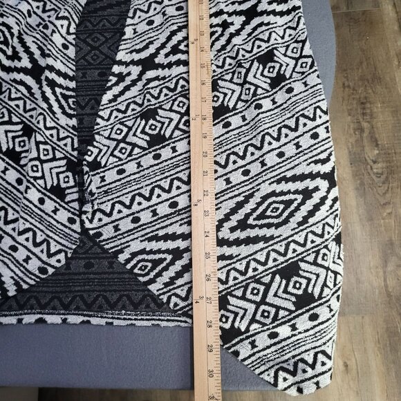 American Eagle Outfitters Women's Small Aztec Southwestern Cardigan Black White - Picture 8 of 10